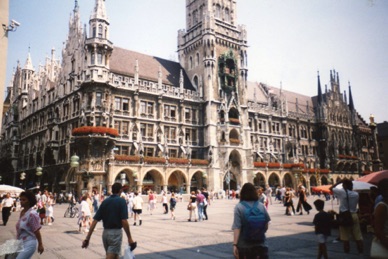 MUNICH 
Marienplatz
